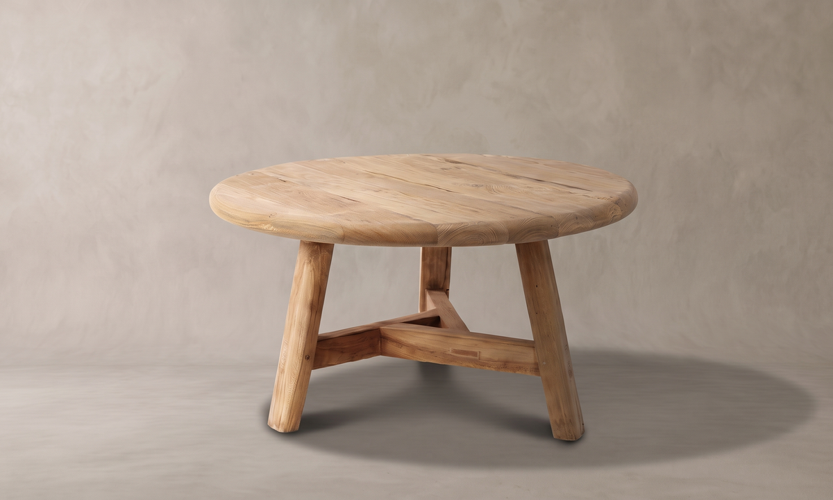 Glänta soffbord i återvunnen teak, sett snett framifrån