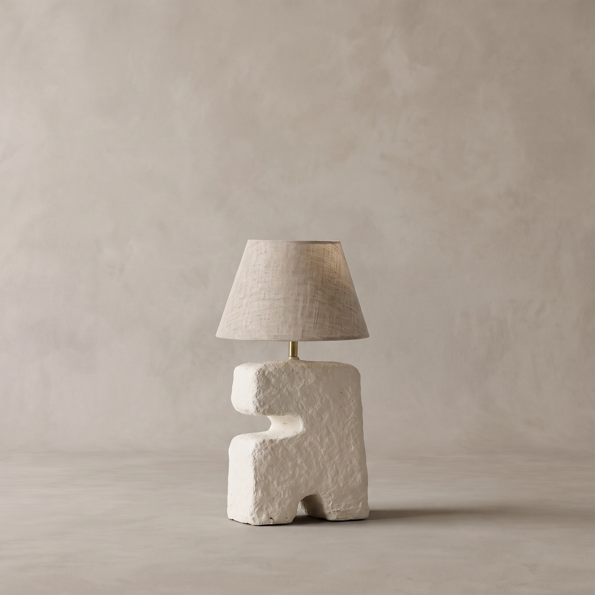 Kupa bordslampa 25 cm i papier-mâché, sedd rakt framifrån