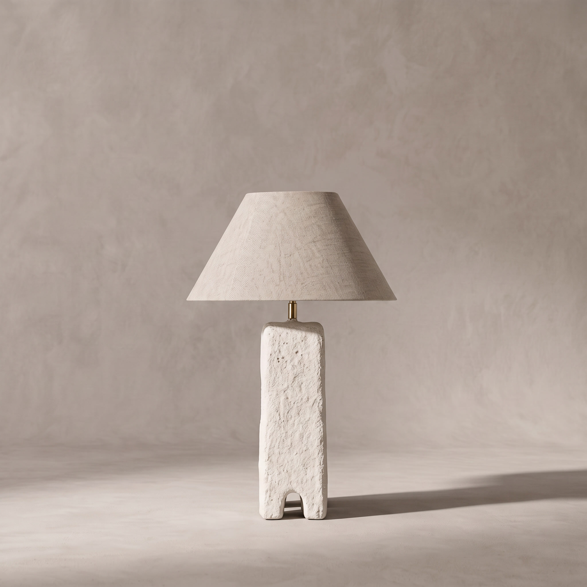 Kupa bordslampa 25 cm i papier-mâché, sedd från sidan