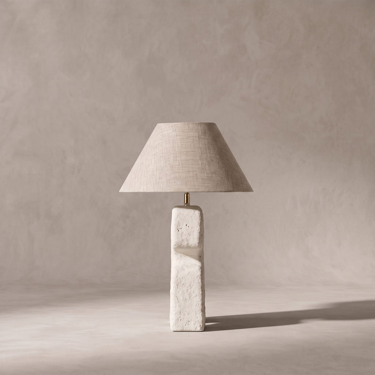 Kupa bordslampa 32 cm i papier-mâché, sedd från sidan